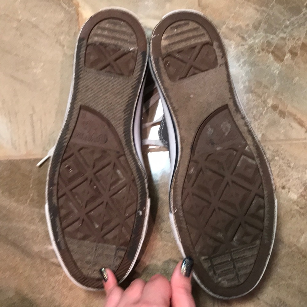 Converse gray women’s Sz 8 - Picture 2 of 7